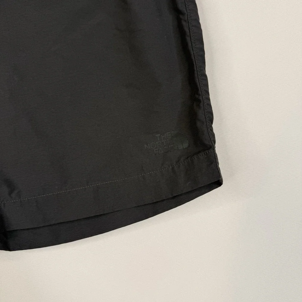 The North Face Men's Gray Cargo Shorts Size 32 Regular Fit Outdoor Hiking